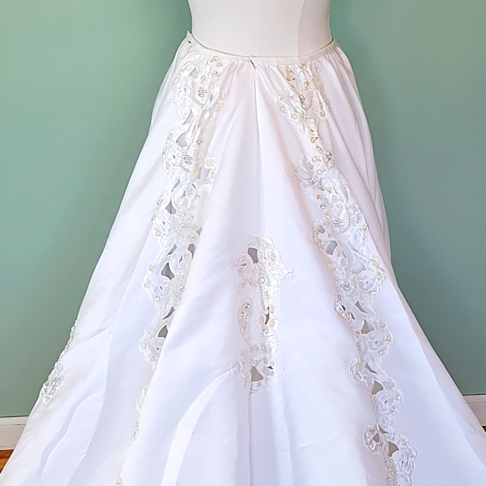 Removable Wedding Train - Picture 7 of 14